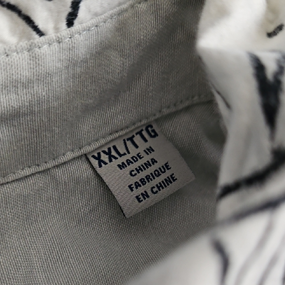 Tommy Bahama Monochrome Floral Button-Down Shirt - Picture 3 of 13